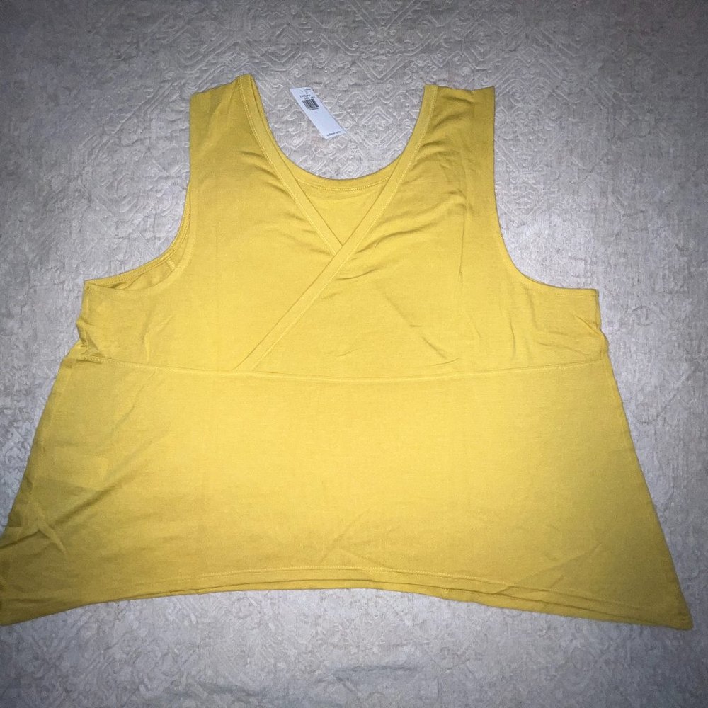 Old Navy Ultralite Active Knit Crop Tank Size‎ Large BNWT